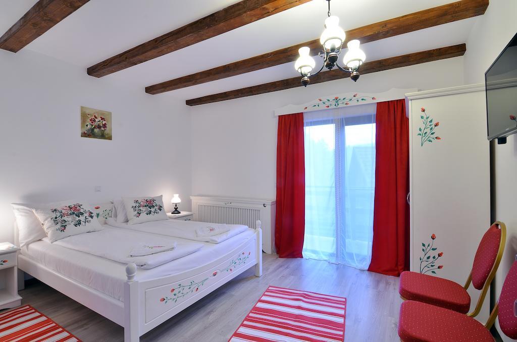 Casa Stefania Hotel Talmacel ภายนอก รูปภาพ